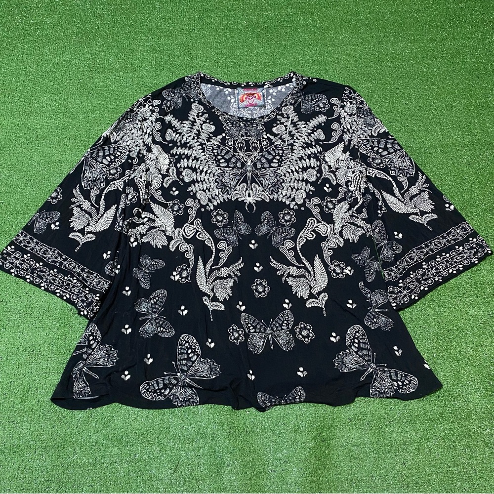 Johnny Was Los Angeles Butterfly Print Tunic Top Black White Boho Rayon Knit
